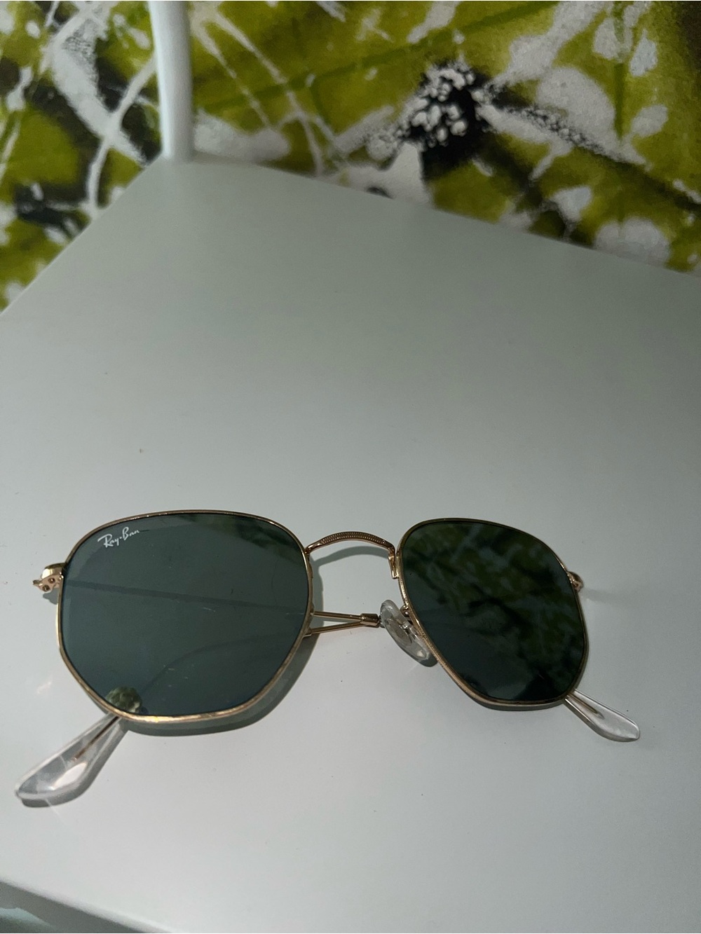Ray-Ban Women's Gold Frame Sunglasses with mirrored Lenses - Picture 2 of 6